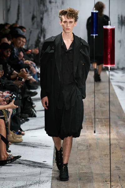 Look 3